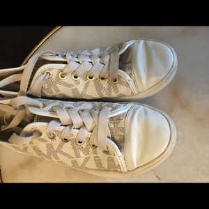 mk cream/white street shoe